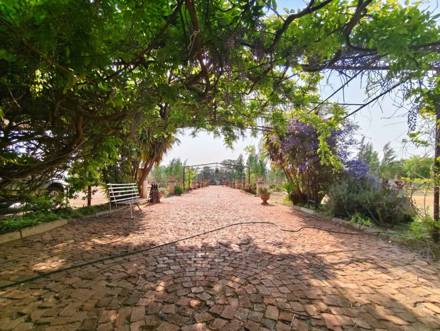 6 Bedroom Property for Sale in Quaggafontein Free State